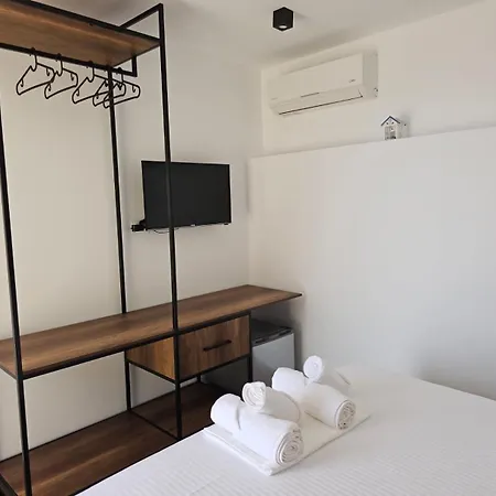 Ardit Seaside Rooms Sarandë Buitenkant foto