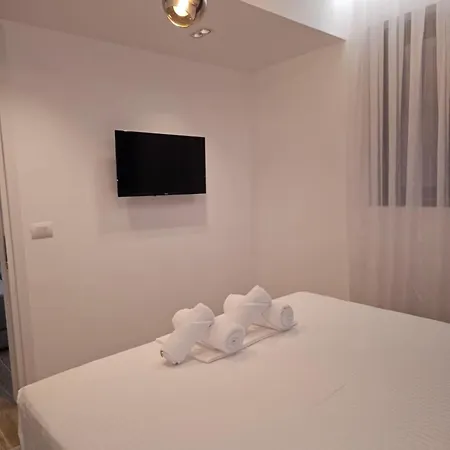 Ardit Seaside Rooms Sarandë Buitenkant foto