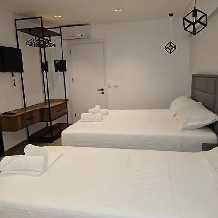 Ardit Seaside Rooms Sarandë Buitenkant foto