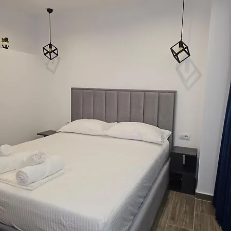 Ardit Seaside Rooms Sarandë Buitenkant foto